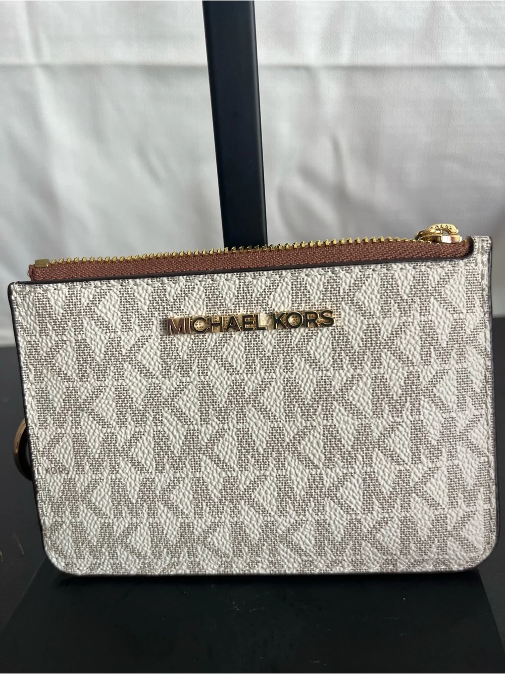 Michael Kors Ivory/Beige Logo Zip Card Case